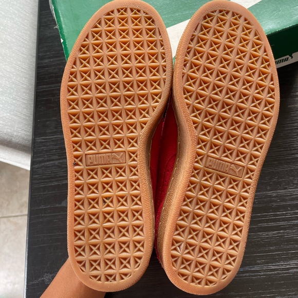 Women Puma suede shoes - Picture 4 of 7